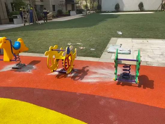 Spielplatz im freien Kunststoff Frühling Reiter Fahrt auf Spielzeug Schaukelpferd Spielzeug Kinder